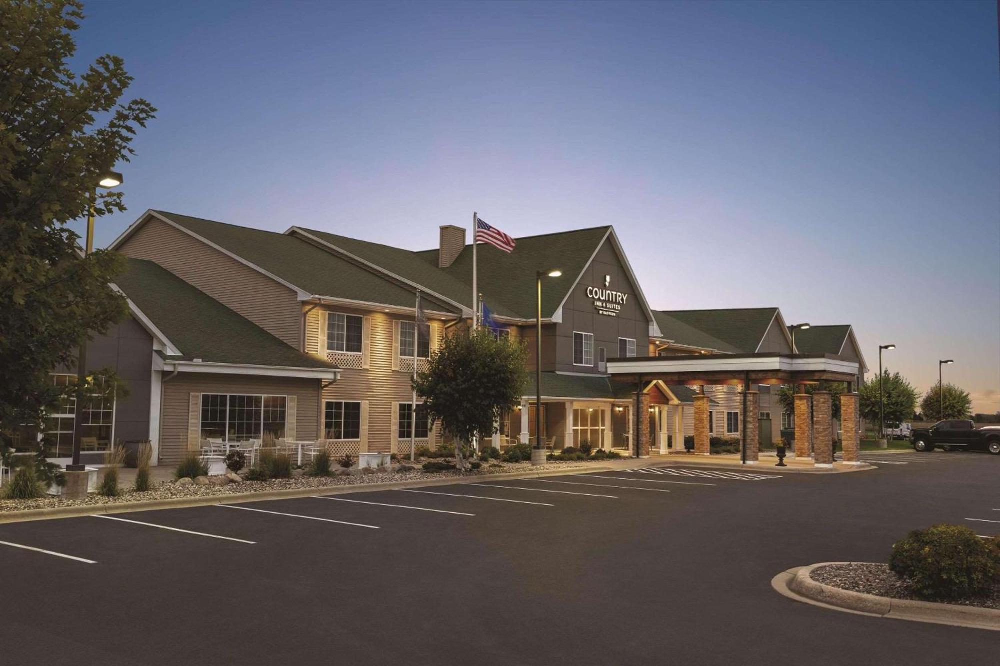 Country Inn & Suites By Radisson, Willmar, Mn Exterior photo